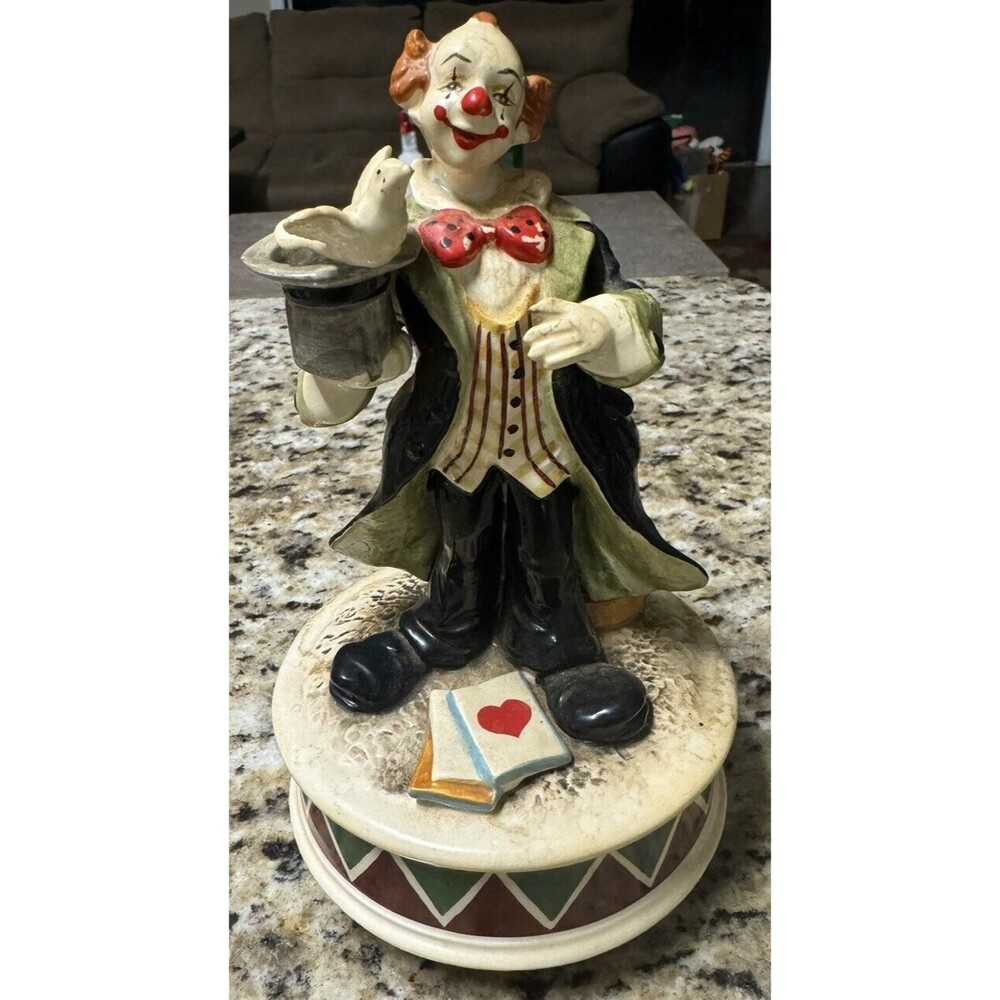 Clown Magician Hand Painted Ceramic Music box #270 Schmid Send in the Clowns VTG